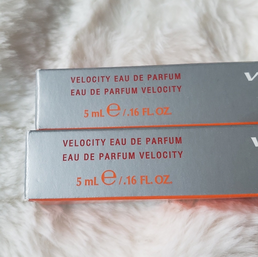 🆕️MK- Velocity Lipgloss and Scent Duo - Picture 5 of 10
